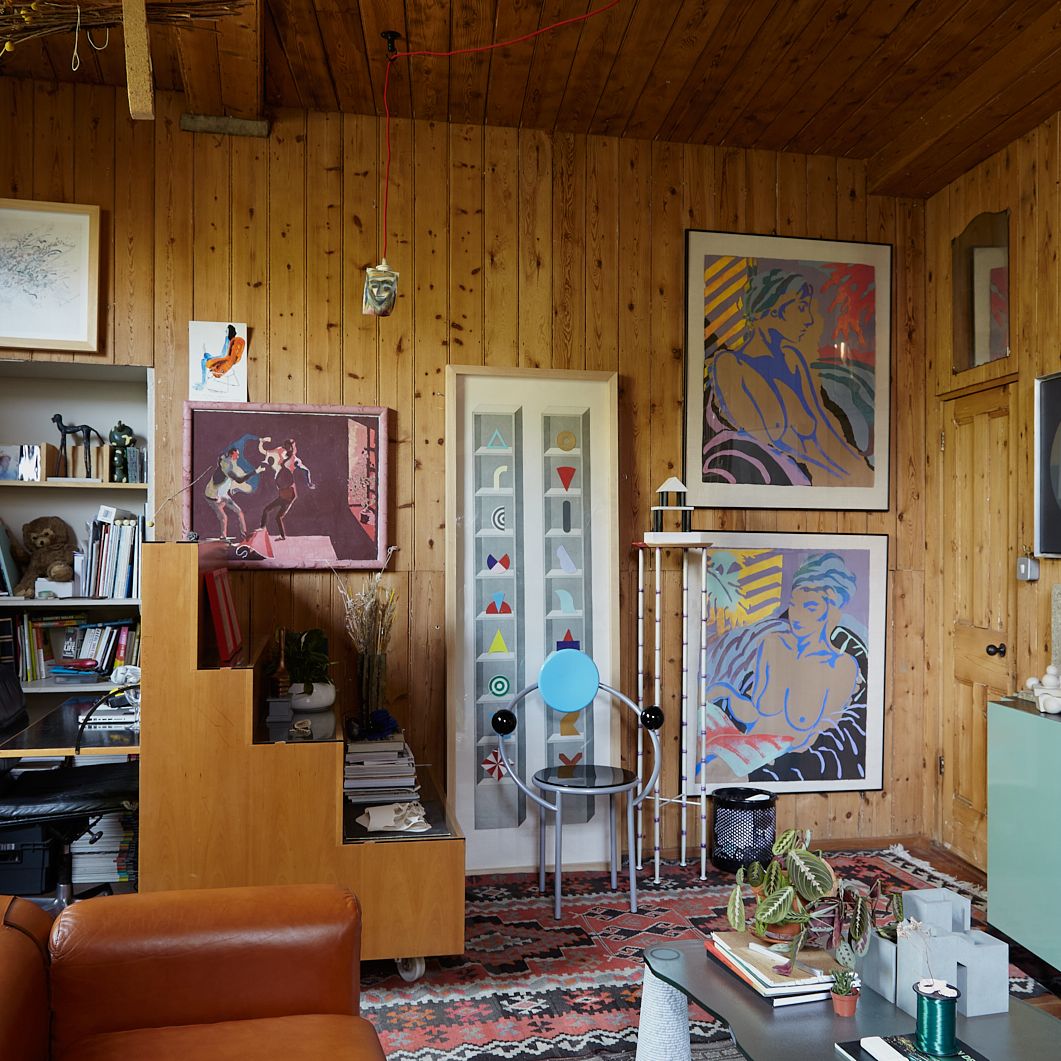 A tiny rented London flat that serves as a lesson in how to live abundantly