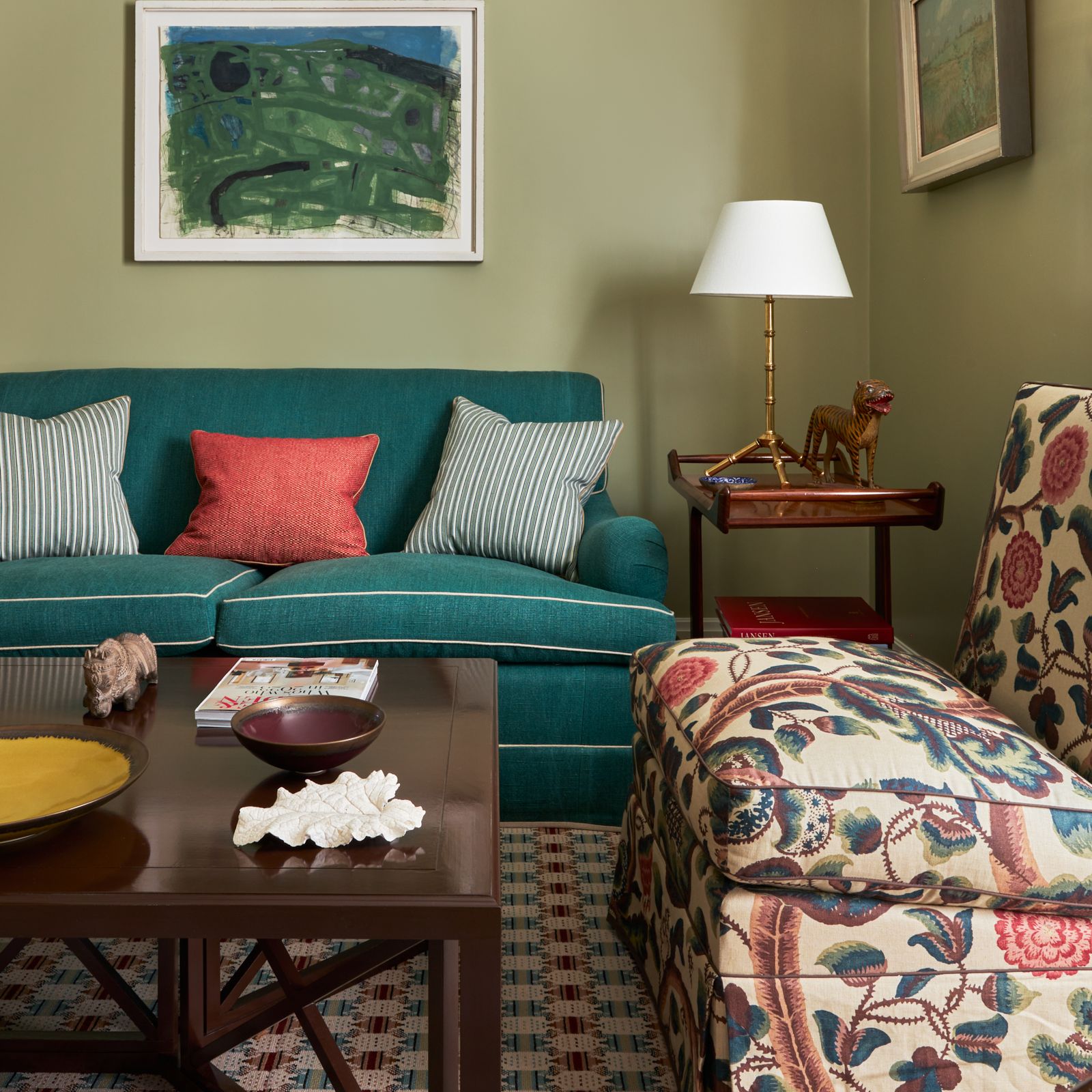 The key to a stylish sitting room is this